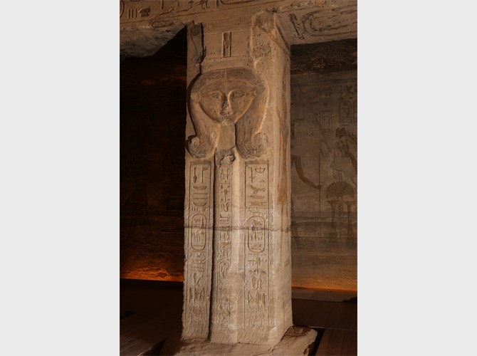 PM PT 15_29 pilier  Vd Hathorique