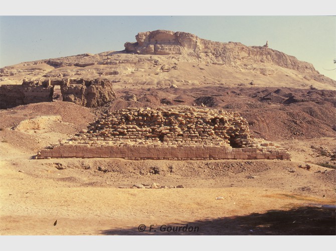 Pyramide Zaouiyet el Mayitin 3ème dyn (1)