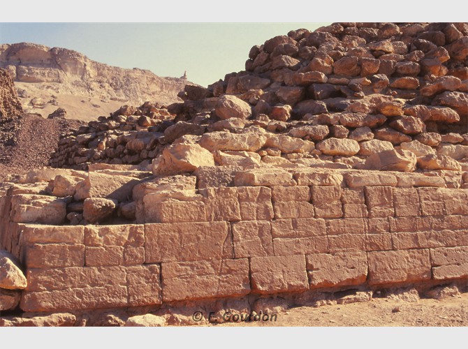Pyramide Zaouiyet el Mayitin 3ème dyn (3)
