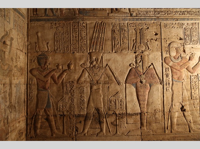 Opet PM 28 IIaab ch X Ptol 7 encens et libation à Amon & Osiris