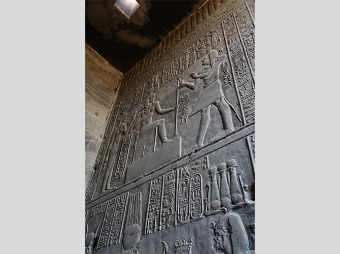 Opet PM 18 Ic ch V Ptol onguents à Osiris et Isis