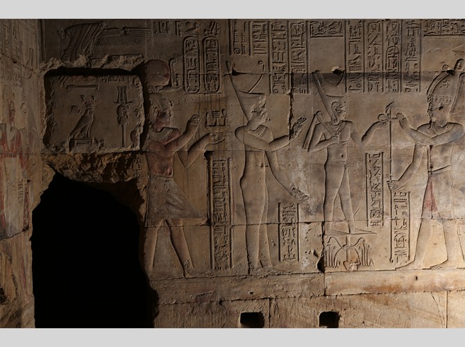 Opet PM 32 IIa ch IX  Ptol 7, Amonet & Harsiesis devt Osiris ounennefer, Isis et Nephtys